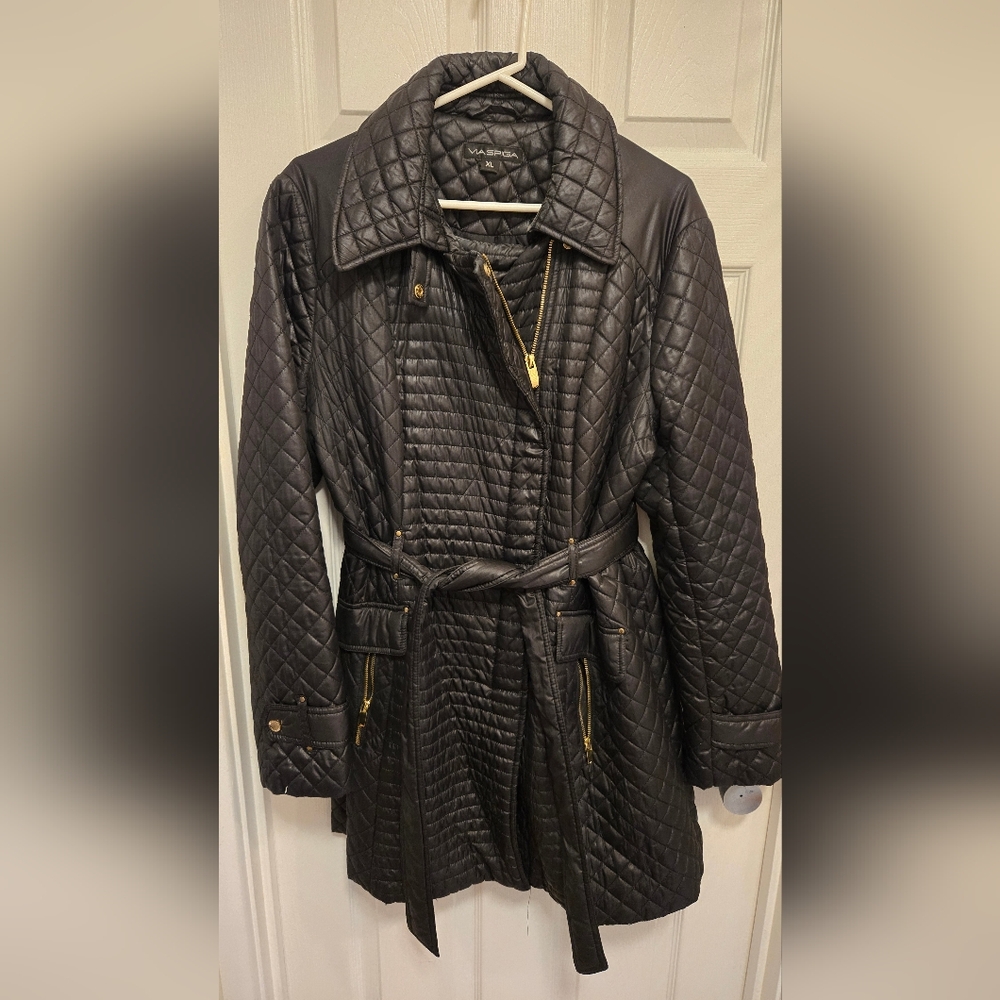 Stylish Via Spiga quilt trench coat